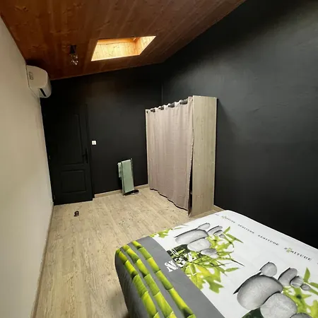 Maison Situee Dans Un Quartier Calme Avec Piscine Et Chambre Climatise Casa de Férias *