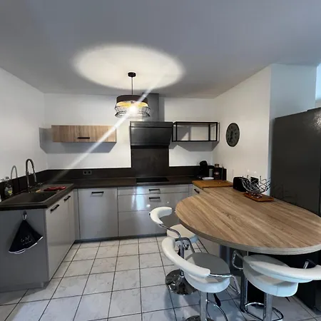 Maison Situee Dans Un Quartier Calme Avec Piscine Et Chambre Climatise * Bagnols-sur-Cèze
