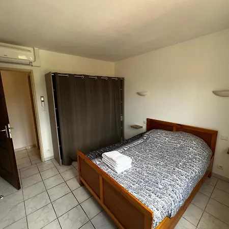 Casa de Férias Maison Situee Dans Un Quartier Calme Avec Piscine Et Chambre Climatise Bagnols-sur-Cèze